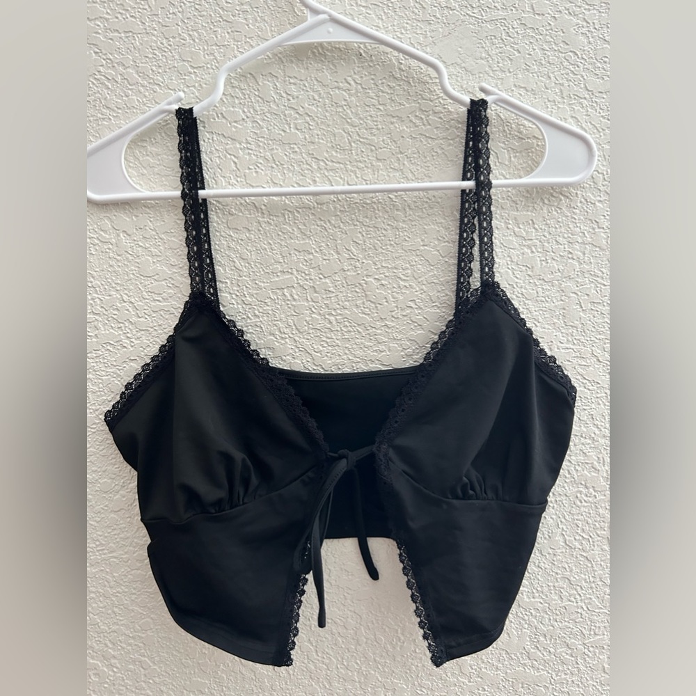 Never worn lace tank top size medium